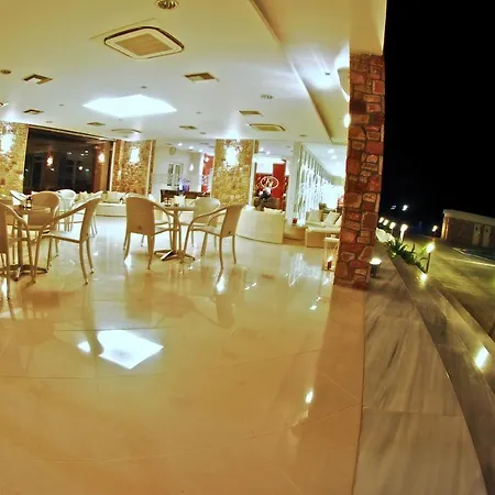 Antonios Village & 4*