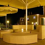 Antonios Village & شقة فندقية أركودي