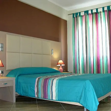 Antonios Village & 4*