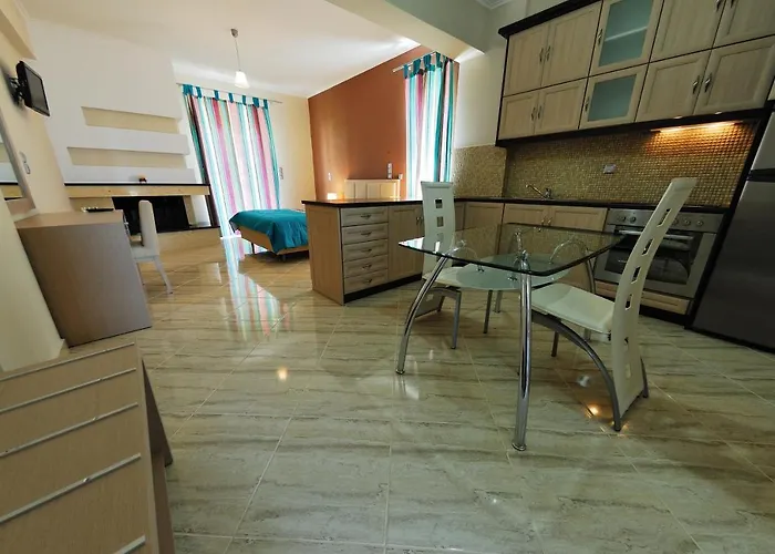 Lägenhetshotell Antonios Village & 4*